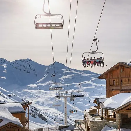 Les Balcons De & *